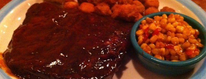 Memphis Mae's BBQ Bistro is one of Lizzieさんの保存済みスポット.