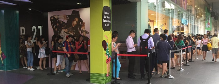 Line Popup Store (Singapore) is one of TPD "The Perfect Day" Singapore (1x0).