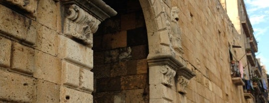 Portal de Sant Antoni is one of Monumentos de Tarragona.