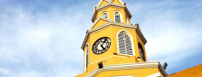 Centro Histórico de Cartagena / Ciudad Amurallada is one of Tempat yang Disukai Frank.