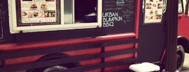 Urban Bumpkin BBQ is one of Locais curtidos por Sip With.