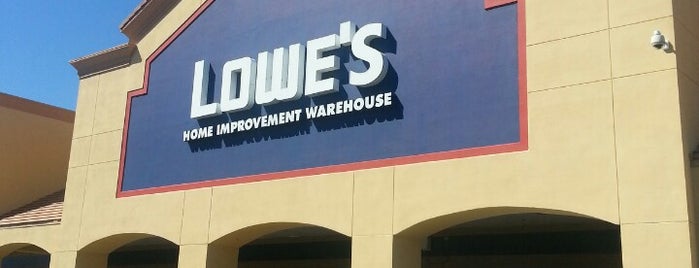 Lowe's is one of Tempat yang Disukai Jeff.