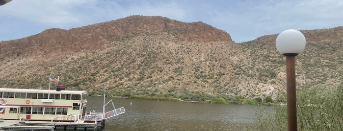 Dolly Steamboat on Canyon Lake is one of FamilyFun's Phoenix, AZ.