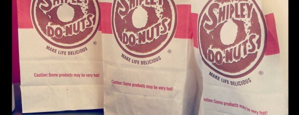 Shipley Do-nuts is one of Chef Cindy Flores 님이 저장한 장소.