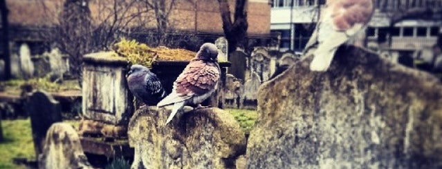 Bunhill Fields is one of London special.