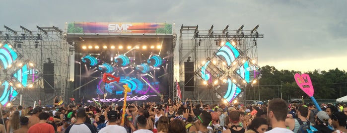 Sunset Music Festival is one of liked places.