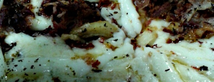 D'Napoles Pizzaria is one of my homee.