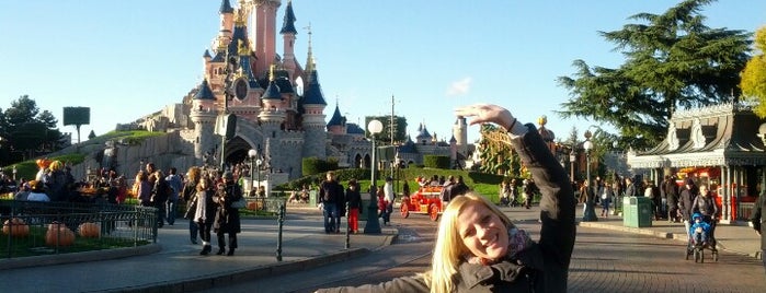 Disneyland Paris is one of Places to go before I die - Europe.