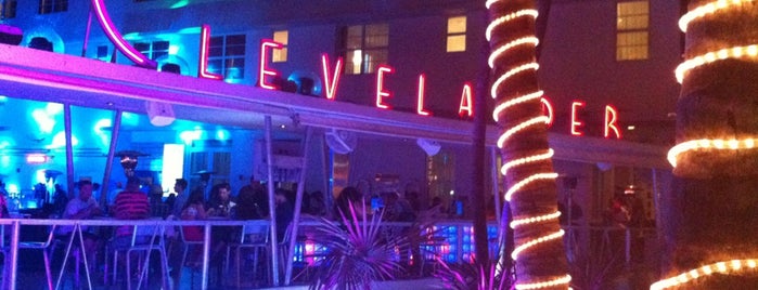 Clevelander Pool is one of Lugares favoritos de Miriam.