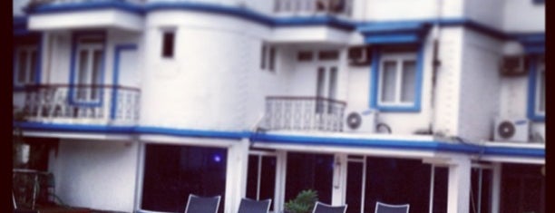 The Royal Goan Beach Resort is one of Tempat yang Disukai Chris.