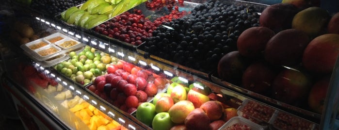 La fruta is one of Posti che sono piaciuti a Belisa.
