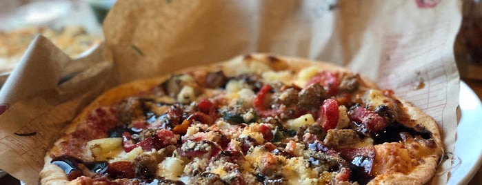 Mod Pizza is one of Deanさんのお気に入りスポット.