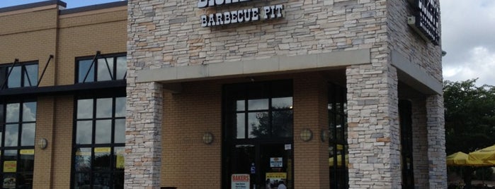 Dickey's Barbecue Pit is one of Lugares favoritos de Bryan.