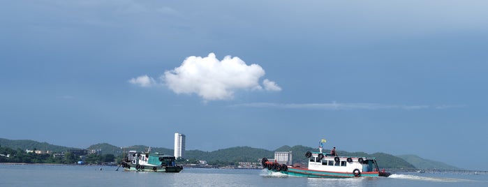 Koh Loi Pier is one of ชีวิตติดเกาะ.