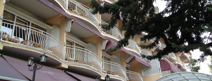 Hotel Belvedere is one of สถานที่ที่ Pelin ถูกใจ.