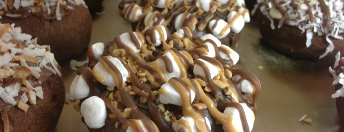 Hypnotic Donuts is one of Lugares favoritos de Tammy.