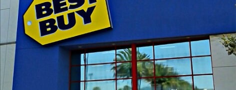 Best Buy is one of Locais curtidos por Francis.
