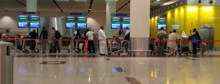 Emirates Baggage Services is one of Lugares favoritos de Dade.