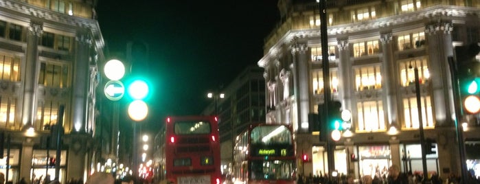 Улица Оксфорд-стрит is one of 69 Top London Locations.