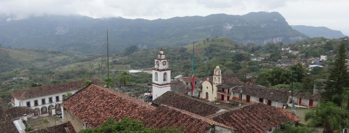 Xochitlan De Vicente Suarez is one of สถานที่ที่ Liliana ถูกใจ.