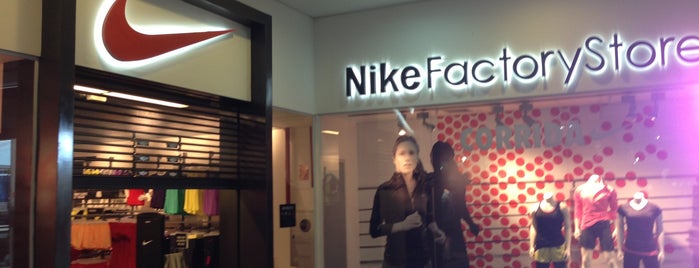 Nike Factory Store is one of Lojas, Shoppings.