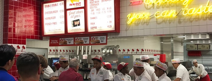 In-N-Out Burger is one of Orte, die Robert Crawford gefallen.