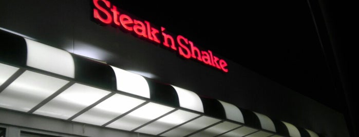 Steak 'n Shake is one of สถานที่ที่ Jed ถูกใจ.