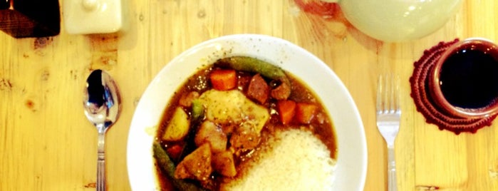 Curry Scoop is one of Lugares favoritos de Cayo.
