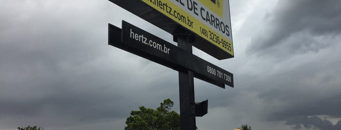 Hertz Rent a Car is one of Aeroporto Internacional Hercílio Luz (FLN).