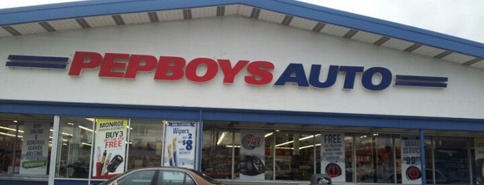 Pep Boys Auto Parts & Service is one of Christopher'in Beğendiği Mekanlar.