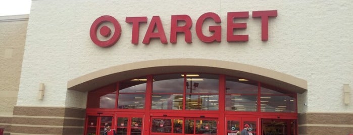 Target is one of Lugares favoritos de Jennifer.