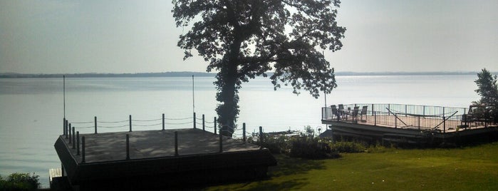 Lake Kegonsa is one of Lugares favoritos de Danielle.