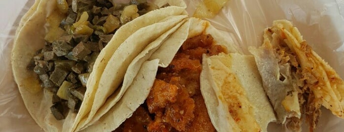 Tacos Rosario is one of Locais curtidos por Diana.