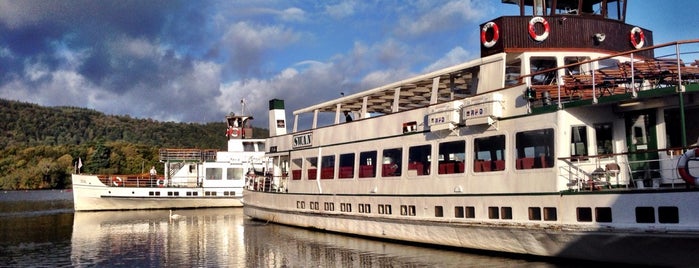 Windermere Lake Cruises is one of สถานที่ที่บันทึกไว้ของ Richard.