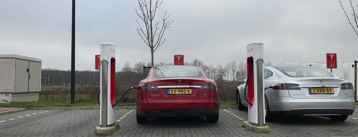 Tesla Supercharger is one of Nederlandse toppertjes.