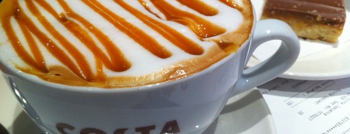 Costa Coffee is one of Tempat yang Disukai Phillip.