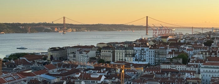 Замок Святого Георгия is one of Lisbon.