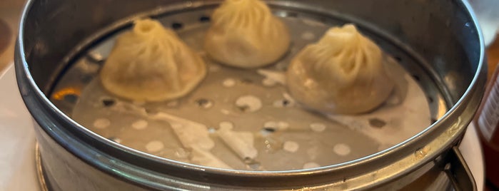 Trendy Dumpling is one of Lugares favoritos de Thomas.