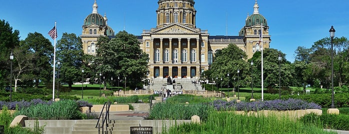 Iowa State Capitol is one of Dog Friendly in Downtown Des Moines.