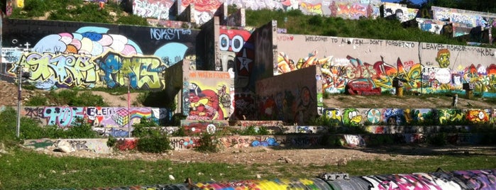 HOPE Outdoor Gallery is one of Austin.