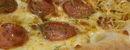 Net Pizza is one of Rosalynさんのお気に入りスポット.