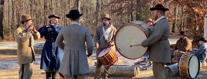 Confederate Memorial Park *New* Museum & Gift Shop is one of Posti che sono piaciuti a Daron.