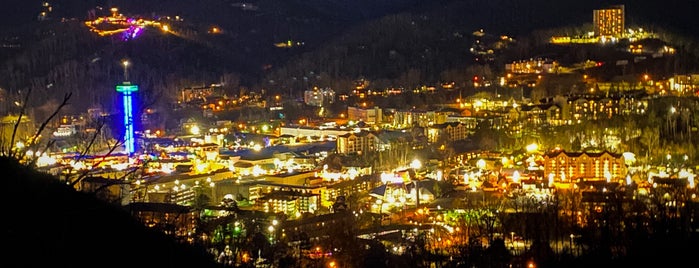 Gatlinburg Overlook is one of Jeremy’s Liked Places.