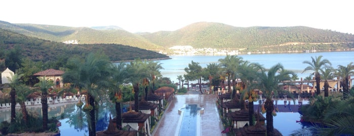 Vogue Hotel Bodrum is one of Zeynepさんのお気に入りスポット.