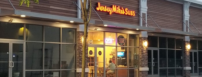 Jersey Mike's Subs is one of Posti che sono piaciuti a Cindy.
