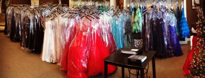 RaeLynn's Boutique Prom Dresses is one of Tempat yang Disimpan Tori.