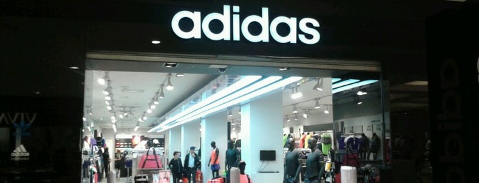 adidas is one of Fabioさんのお気に入りスポット.