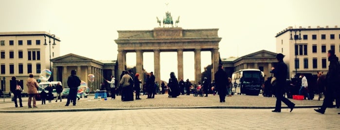Porte de Brandebourg is one of Berlin.