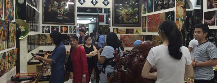 Phuong Nam Lacquerware is one of Магазы.