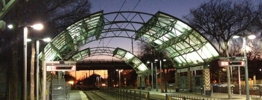 Dallas Zoo Station (DART Rail) is one of Sriniさんの保存済みスポット.